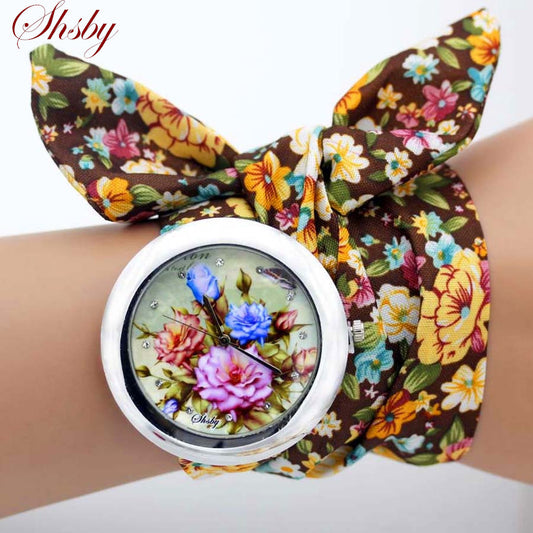 Ladies flower cloth wristwatch